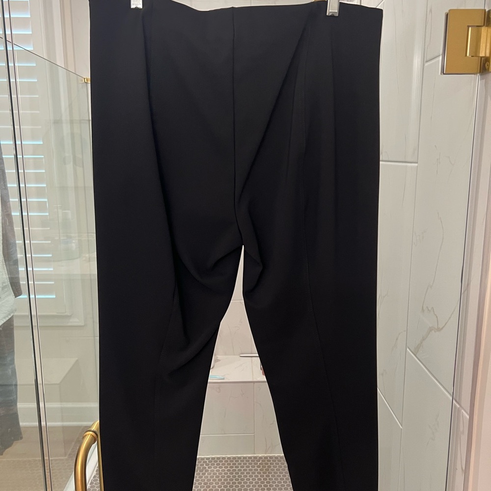 Elegant Black Women's Cropped Pants